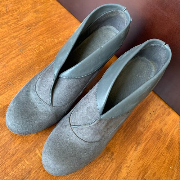 Fioni Grey Ankle Booties - Picture 9 of 10